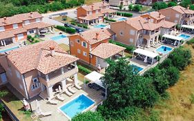 Villas Resort In Pula